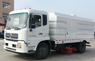 國(guó)五東風(fēng)天錦掃路車細(xì)節(jié)圖片展示 高效清潔，吸塵車系列匠心呈現(xiàn)